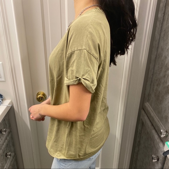 Graphic tee - Picture 3 of 3